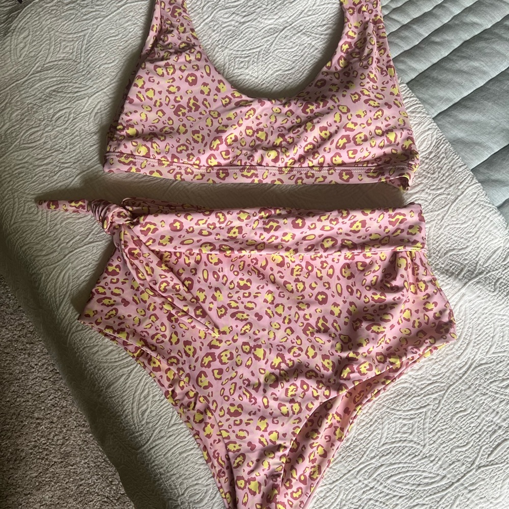 Two piece boutique swim suit / XL
